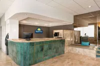 Days Inn by Wyndham Miami Airport North - Parkplatz