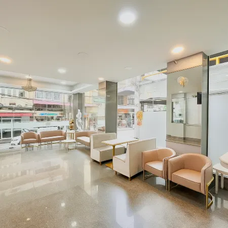 ABCYQ Hotel Отели рядом с достопримечательностью «Патумван»