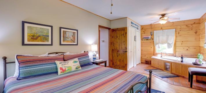 Lakewood Lodge Escape w/ Fire Pit Hotels in Pulaski County
