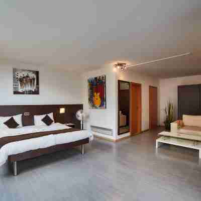 Threeland Hotel Rooms