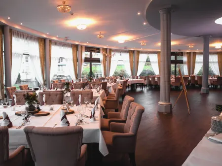 Hotel Prinzenpalais Bad Doberan Отели в г. Затов