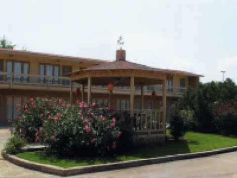 Will Rogers Inn Hotels in Rogers County