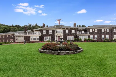 Traditions Hotel & Spa Johnson City - Binghamton, Ascend Hotel Collection