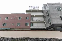 Geojedo Jangseungpo Hotel Carara - 2 tähden