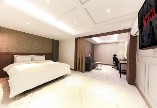 Daejeon Yongjeon Momo