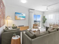 Stylish 3-Bed Apartment in Coastal Redcliffe