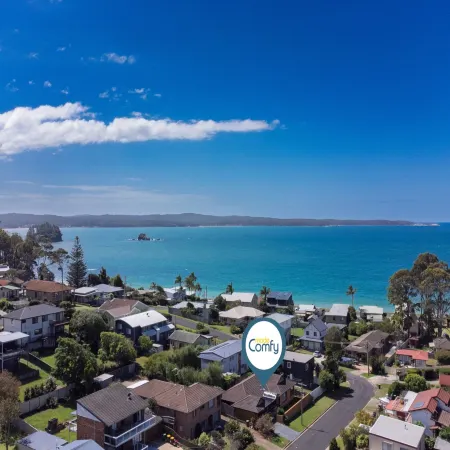 Our Haven: 4-Bed Escape Near Beach & Mogo Trails