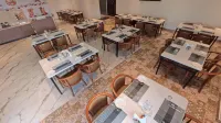 The Orange Hotel Gachibowli Отели в г. 