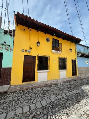 Casa de la Torre - Homestays