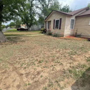 Charming 2-bedroom house in welcoming quiet Hondo w HEAT AC, WiFi, cable