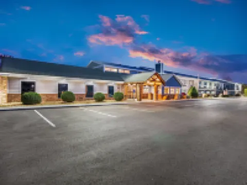 AmericInn by Wyndham St. Peter Hotels in Nicollet County