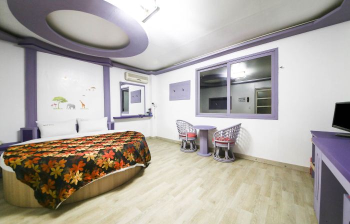 Whitehouse Motel