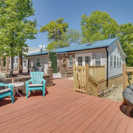 Cozy Mountain Home Cottage Walk to Marina!