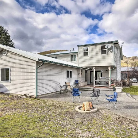 Kooskia Sanctuary w/ Patio, Fire Pit & Grill!