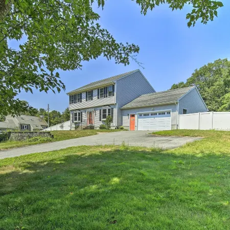 Walk to Buzzards Bay Beach Spacious Onset Home