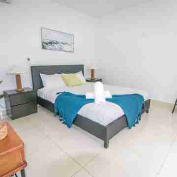 Zen Central CBD - Affordable 3-Bdrm Apt in the Heart of Darwin City Rooms