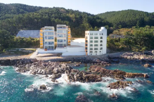 Yeongdeok Pool Villa Six Hotels in 