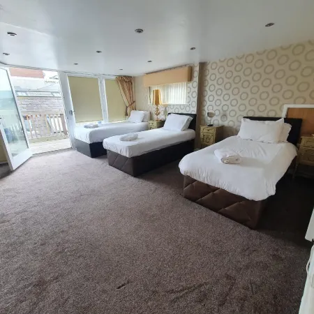The Famous Floor Sleeps 26 and Group ACC Sleeps30