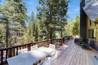 4BR Home w/ Spa, Bar, Home Gym, Decks, Near Lake - balcony