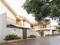 Rehat at Wahidin Guest House Hotels in Kejaksan