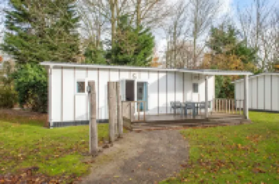 靠近海灘的帶洗碗機小木屋