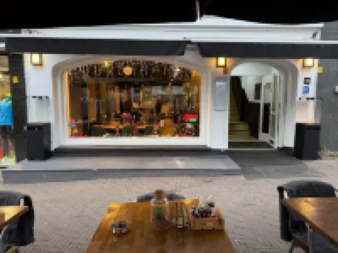 Bella Vita Hotel en Restaurant