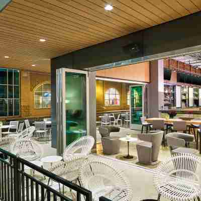 Aloft Louisville Downtown Dining/Meeting Rooms