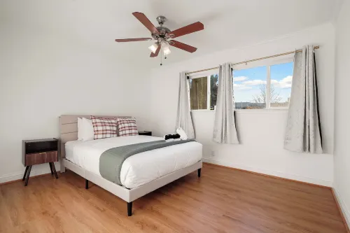 LakeFront Lavender House Hotels in Foster City