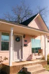 Charming 3-bedroom cottage with WiFi and AC in delightful downtown Guthrie - Wifi