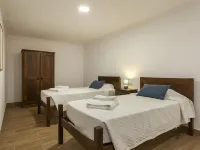 HH 06 - 2 Bed Apartment in Olive Hills Guesthouse Hotels in Silves