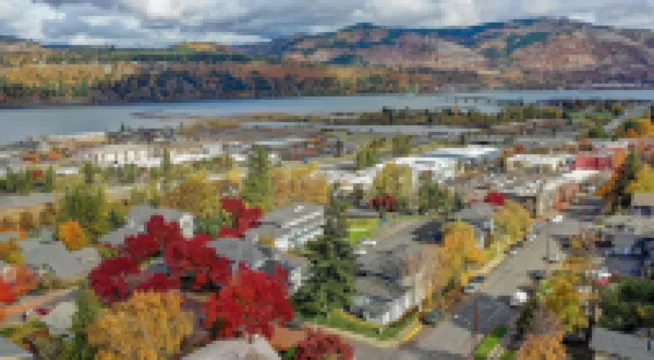 15 Lodge Condo with Hood River Bridge View