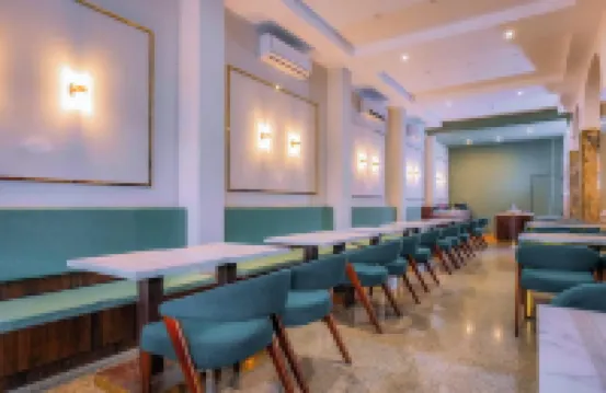 Front One Hotel Mesir Surabaya Hotel di Kecamatan Pabean Cantikan