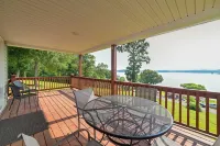 Deck & Water View: Cozy Kentucky Lake Getaway - chambre d’hôtes
