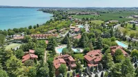 Holiday Punta Gro in Sirmione - Condos