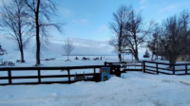 3Br Cozy Cottage at Lake Simcoe, 1 Hour Drive to Toronto