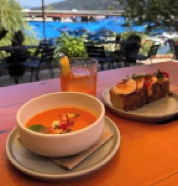 Penthouse 105-Heart of Downtown