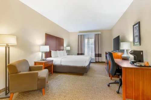 Comfort Inn & Suites - Spa