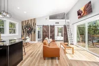 Two Tree Houses - Beehive & H20