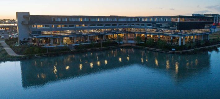 Mercure Melbourne Caroline Springs Hotels in Melbourne