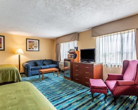 Quality Inn Hotels in Valencia County