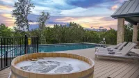 Spicewood Lodge w/Pool, HotTub