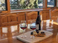 Ellis Peak by Avantstay Beautiful Mckinney Cabin w/ Filtered Lake Views Hotels in Homewood