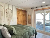 Cozy Sacandaga Lake Home, Sleeps 15, Fire Pit, Outdoor Deck, Pet Friendly!