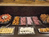 Hotel Royal Plaza - breakfast