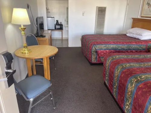 Economy Inn - Motels