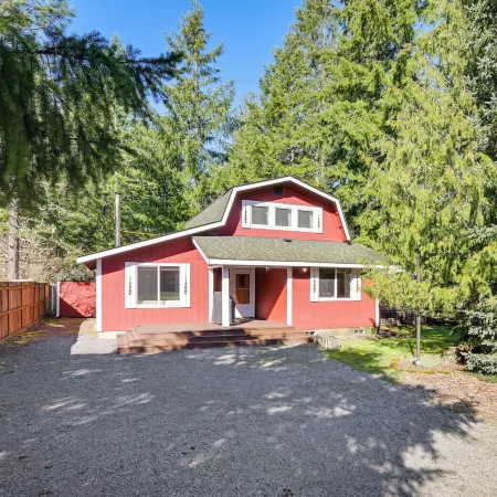 Cozy Ashford Home - 5 Mi to Rainier Natl Park!