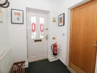 2 Carr Farm Close