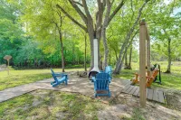 Bushnell Riverside Retreat w/ Hot Tub & Game Shed