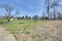 6 Mi to Fort Knox! Rural Family Home, Pets Welcome - 2-Star