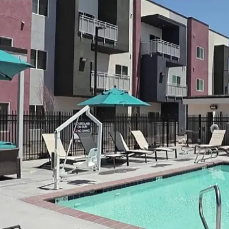 Resort 1BR Oasis Pool Spa Gym Reno Getaway